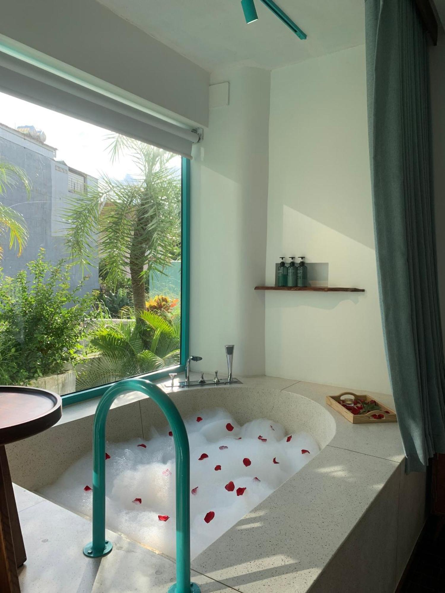Hotel Le Bouton Дананг Екстериор снимка